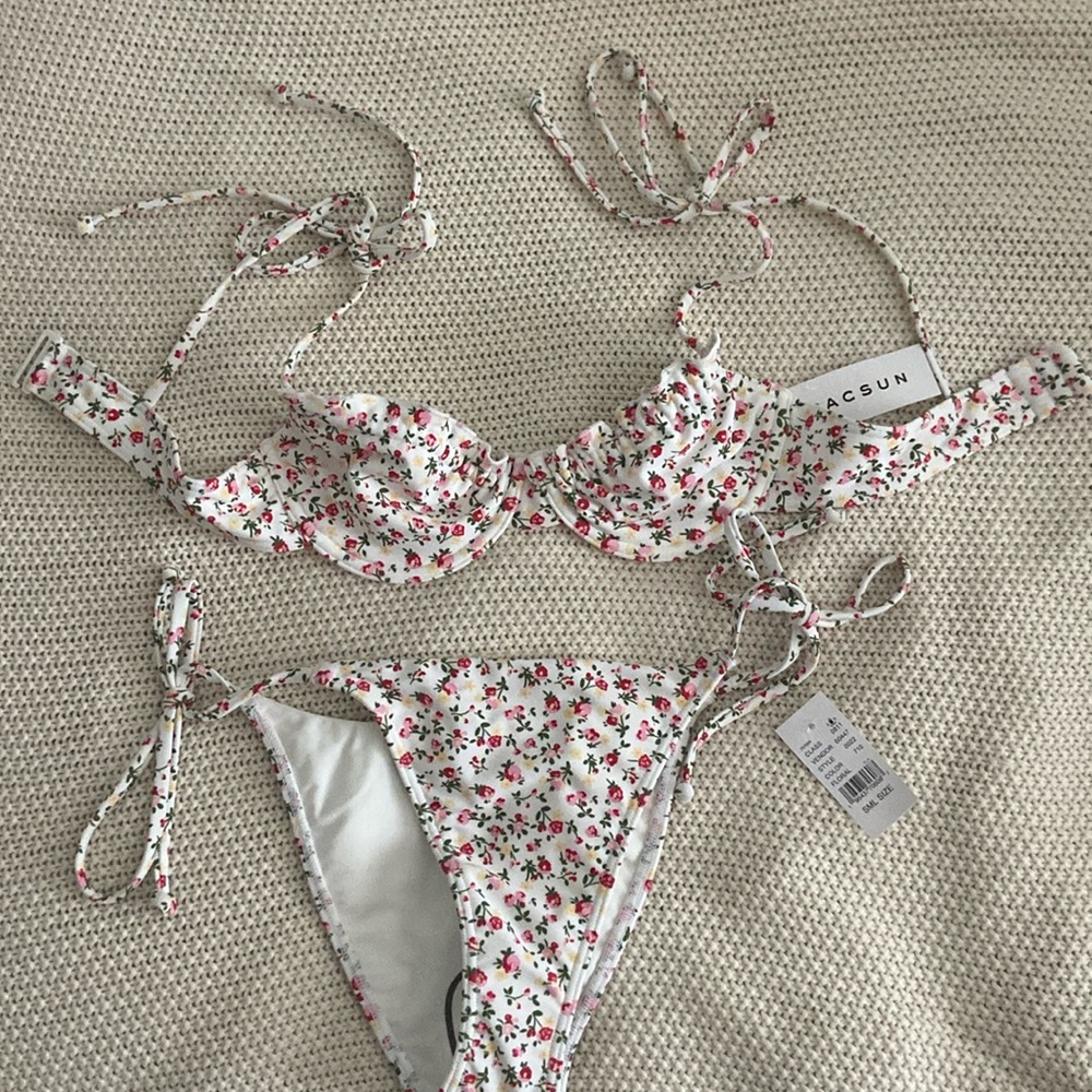 PacSun Floral Kimmy Lettuce Bikini size S - top and bottoms NWT